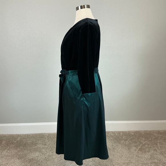 Alex Evenings Velvet A-Line Midi Cocktail Dress Black and Green Size 20W - Picture 5 of 15